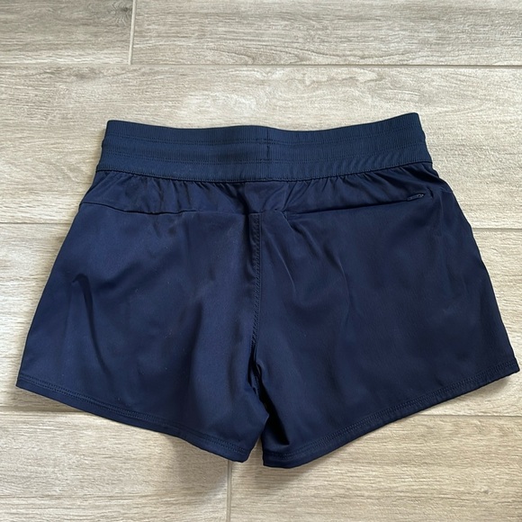 The North Face Navy Blue Shorts With Pockets Size Medium - Picture 11 of 12
